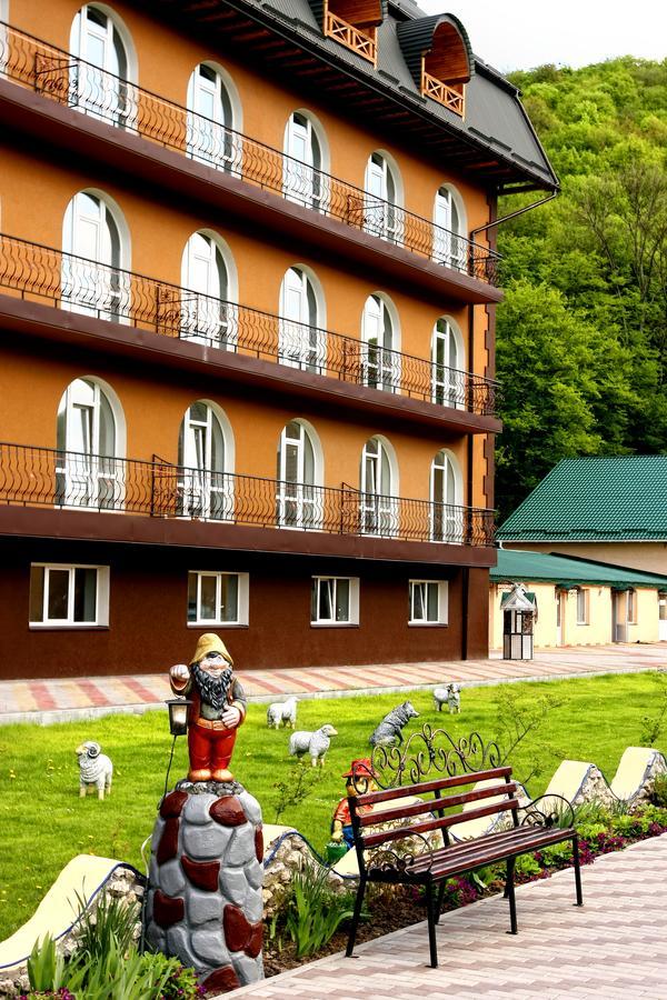 Perlyna Podillyа Hotel ซาตาโนฟ ภายนอก รูปภาพ